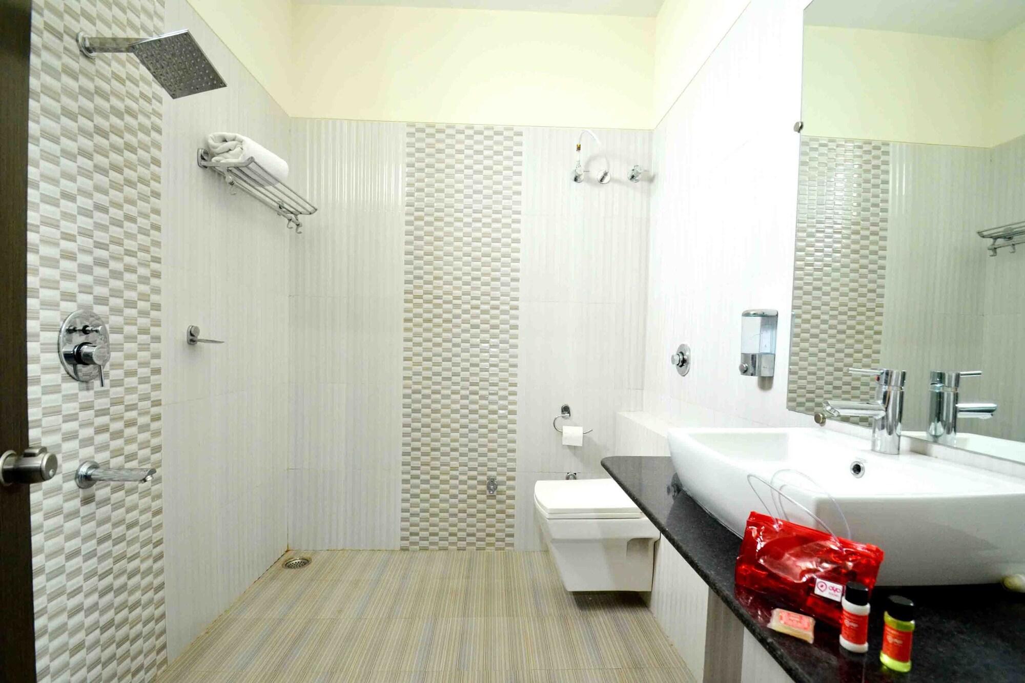 Capital O 1546 The Sensation Hotel Indore Exterior foto