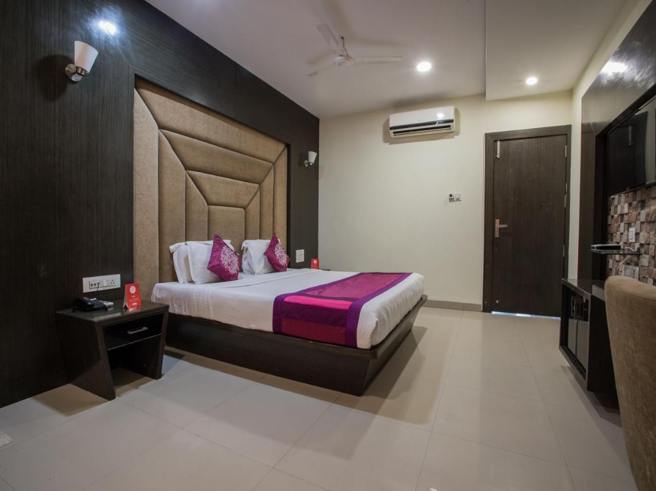 Capital O 1546 The Sensation Hotel Indore Exterior foto